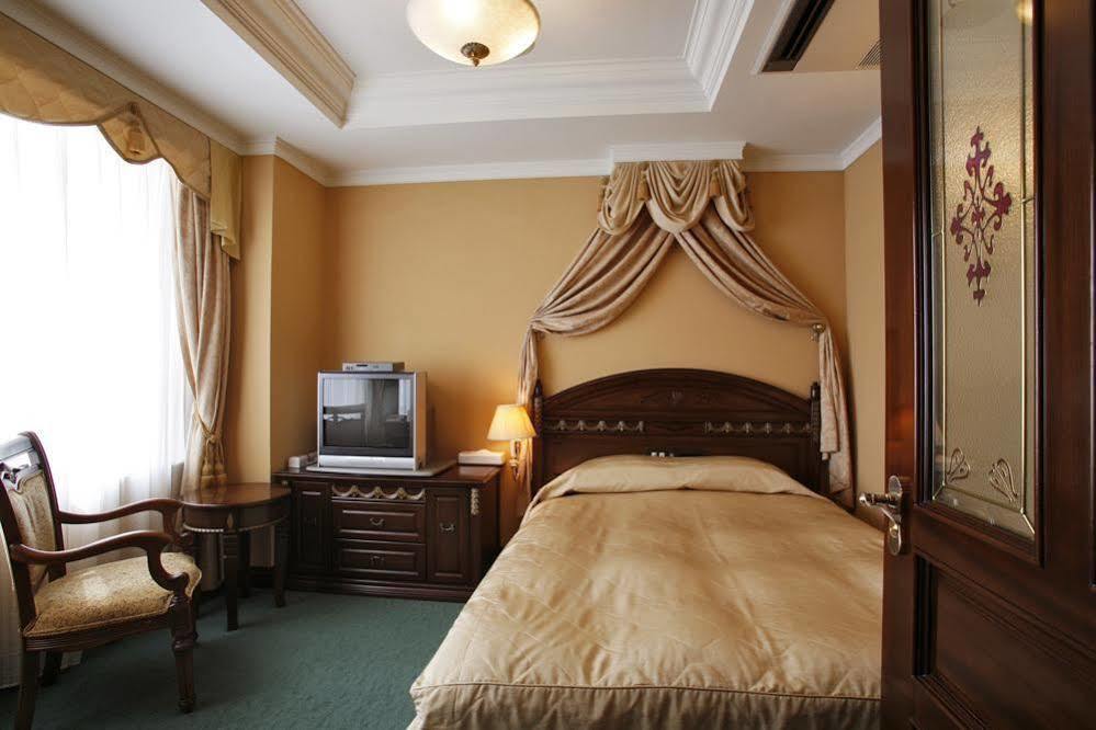 Neu Schloss 3*
