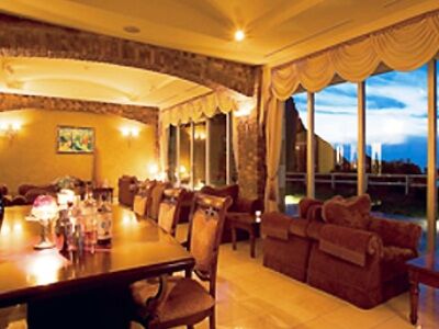 Neu Schloss 3*